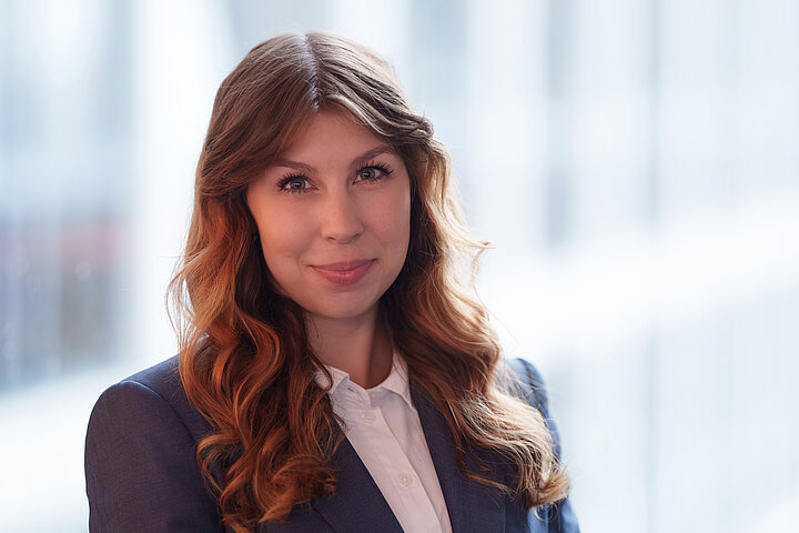 Porträtfoto der Mitarbeiterin für Immobilienvermarktung bei der DSR Asset Management GmbH